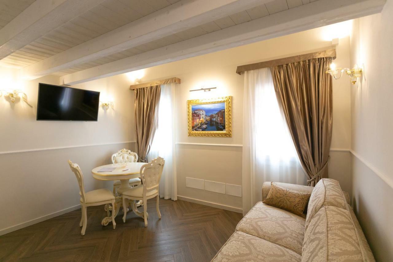 Ca' Vittoria Boutique House Apartsuite Chioggia Buitenkant foto