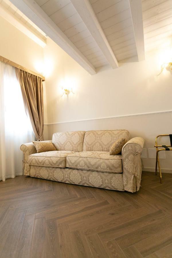 Ca' Vittoria Boutique House Apartsuite Chioggia Buitenkant foto